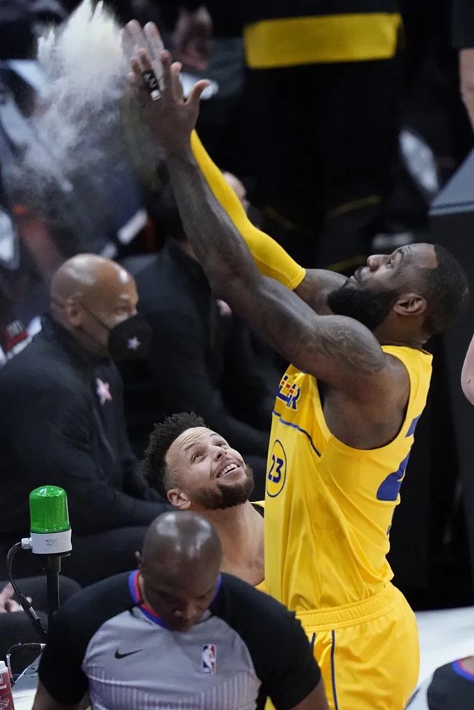 詹姆斯队连续4年赢下全明星赛！字母哥获MVP，当成总决赛打了