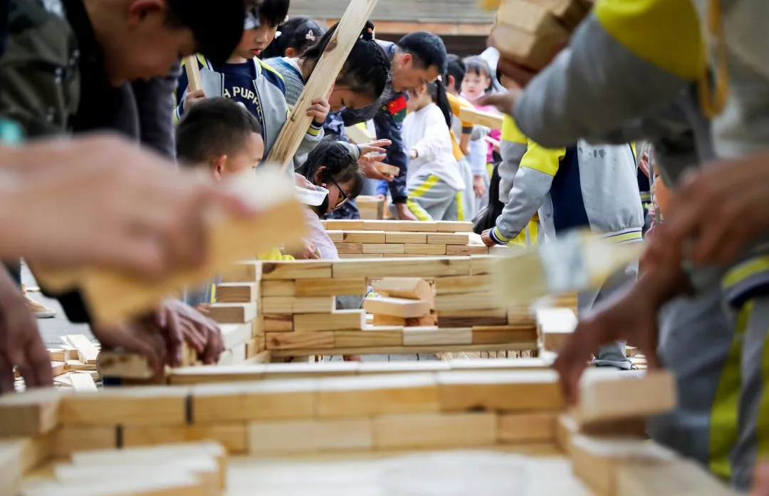 “我们”有一块地这就播种去丨天府新区元音小学劳动实践基地启动