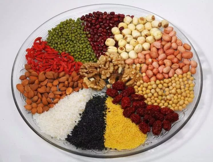 有种“暴风式”成长叫森碟，一不留神身高就很惊人，妈妈饮食有功