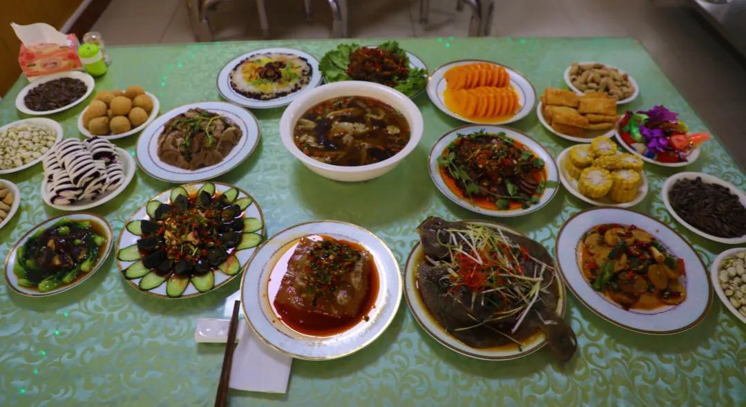 兵哥哥的“年夜饭”，看看哪个单位的伙食你最