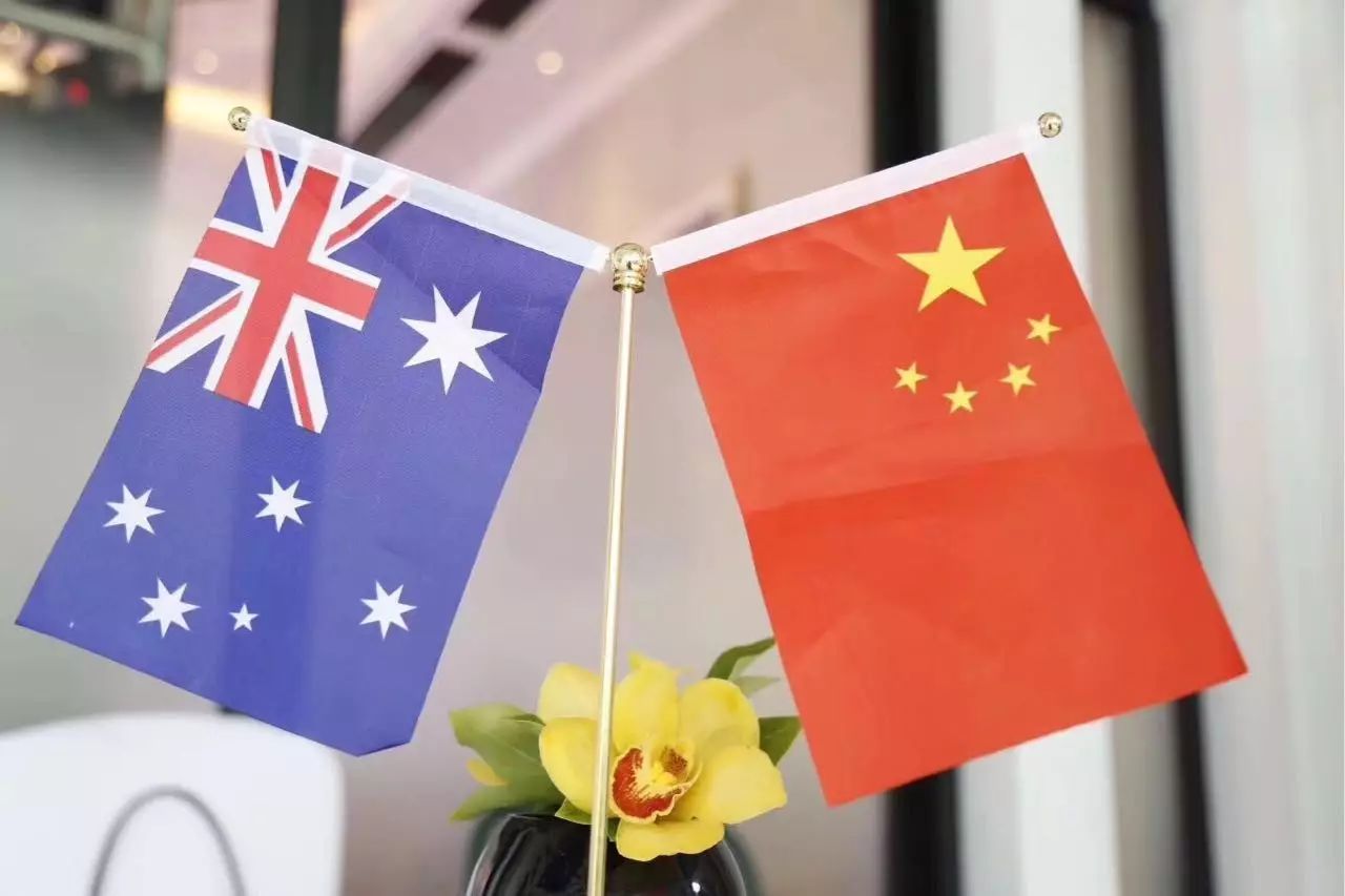 中国雷霆出手后，澳大利亚还不知悔改？60多国抢着瓜分在华市场