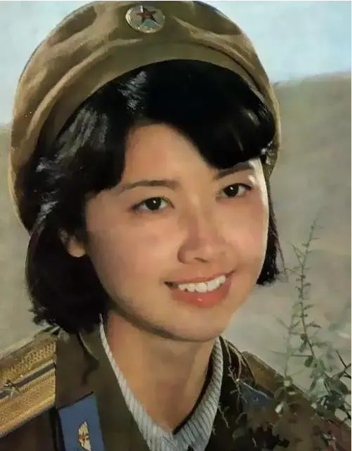 容貌出众，60岁却不生孩子的6位女星，杨丽萍为