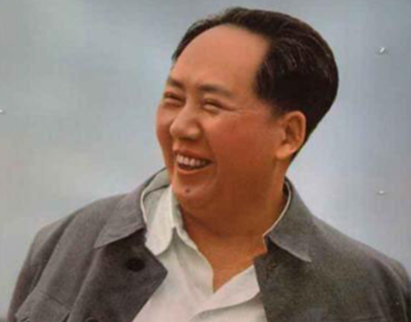 毛澤東時隔32年重回韶山，看到父母墳?zāi)蛊茽€不堪：不要修，就這樣