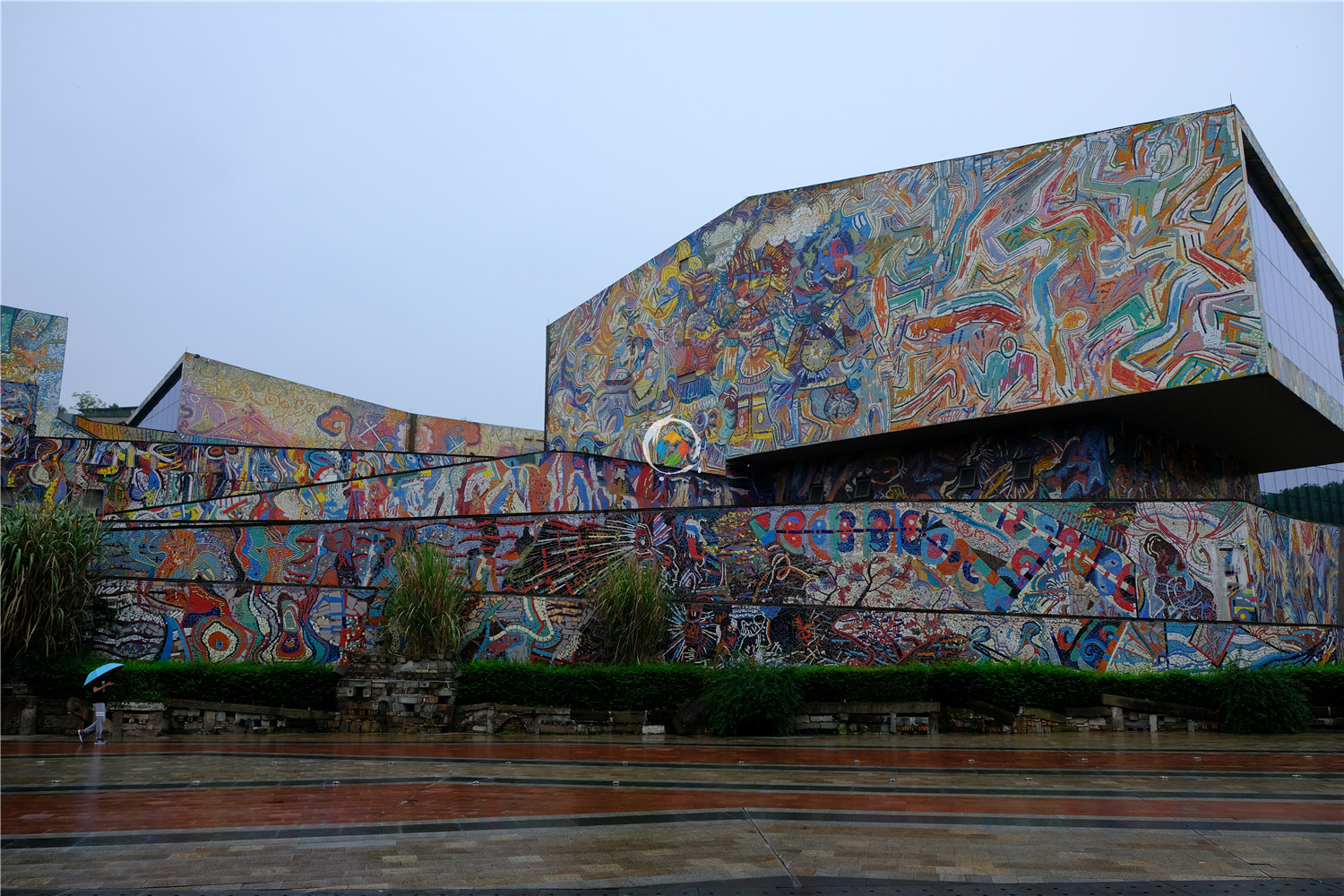 谁来保护重庆川美？明星粉丝乱涂乱画，校内学生苦不堪言