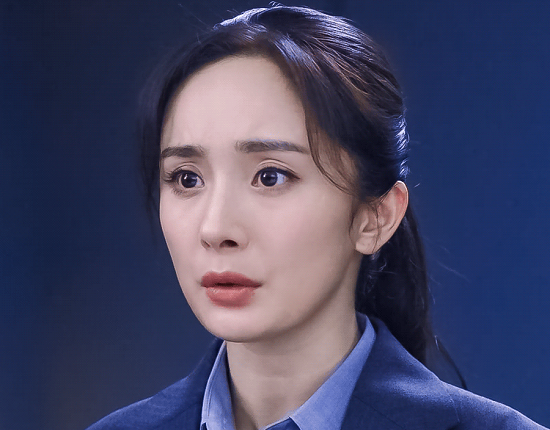 《暴风眼》代斯演技很好，颜值也不输热巴，遗憾的是总是演配角