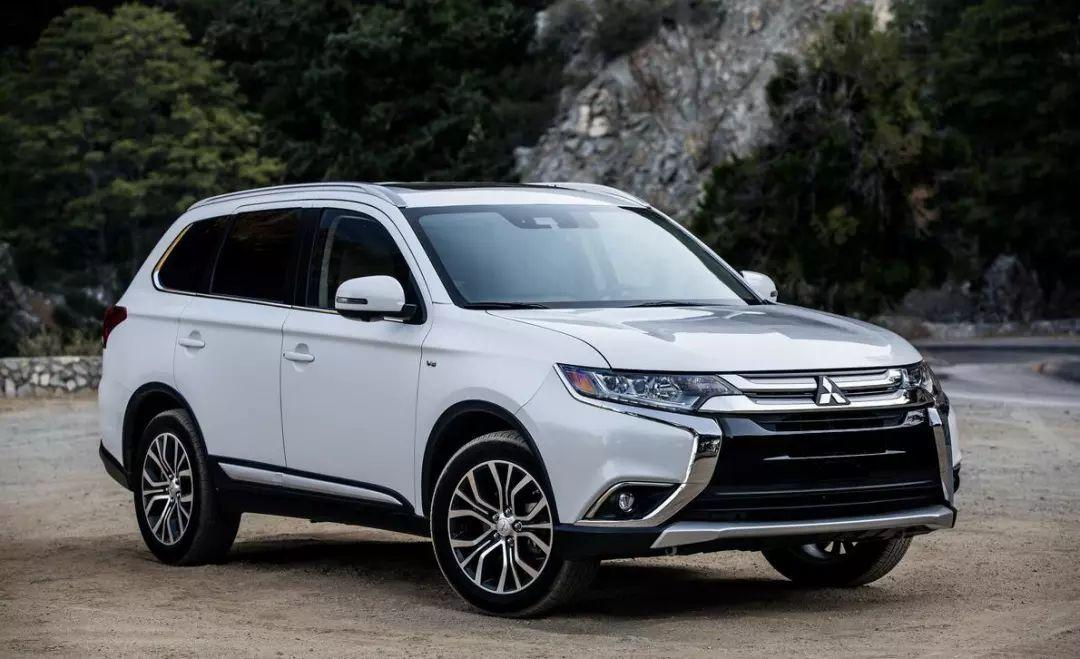 国产丰田Sienna谍照曝光；雪佛兰全新车渲染图曝光