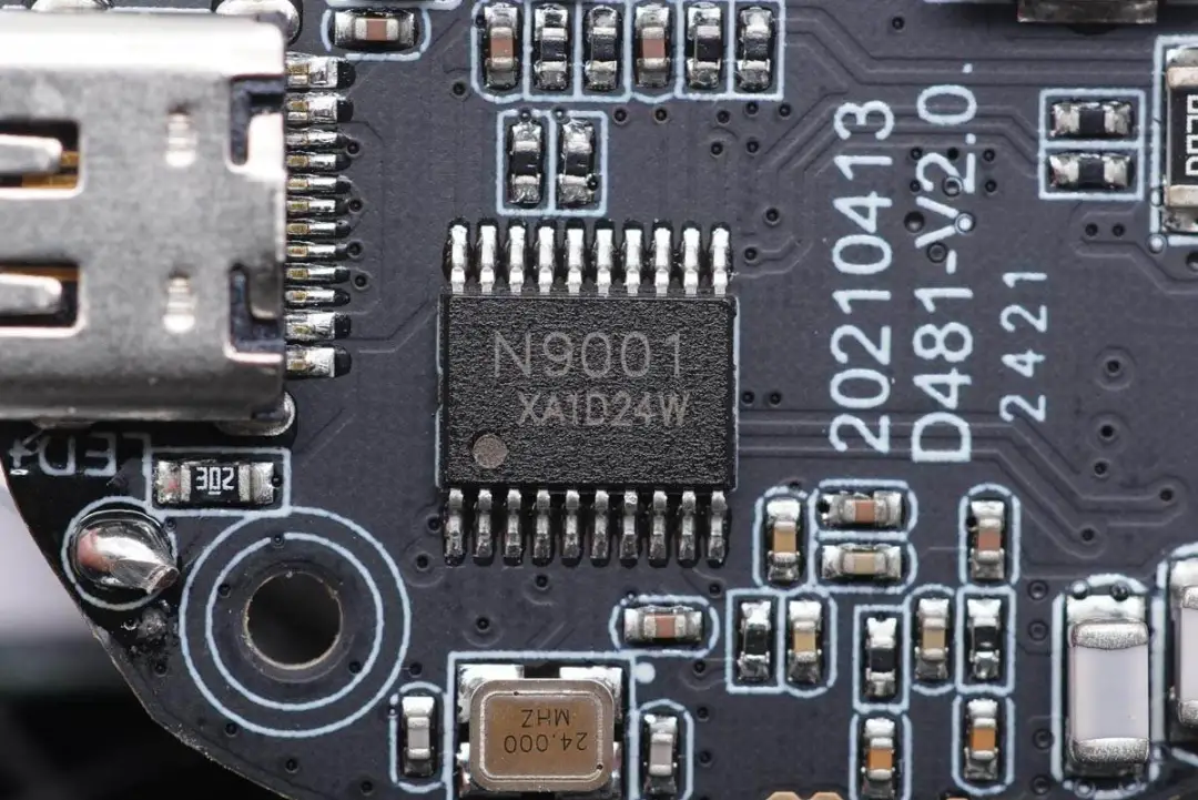 老司机最爱!手机导航不犯愁,iPhone 12自吸附充电,内部结构揭晓