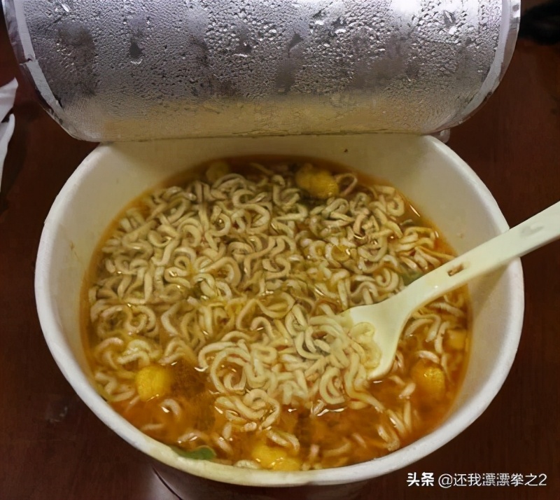 互联网大佬们的一顿晚饭火了，网友：吃的是饭吗？应该是金银吧