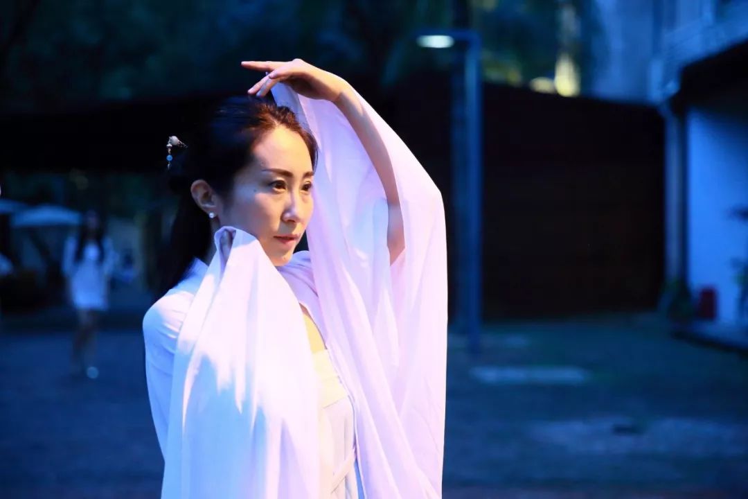 遗憾心痛的诗词句子，有些人一旦错过了，就是一辈子-第7张图片-非凡网