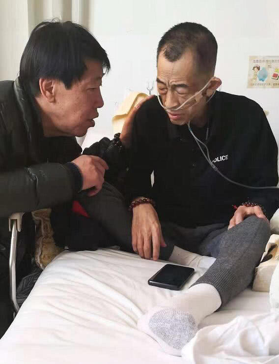 李连杰大火后，请大哥做助理年薪120万，为啥二