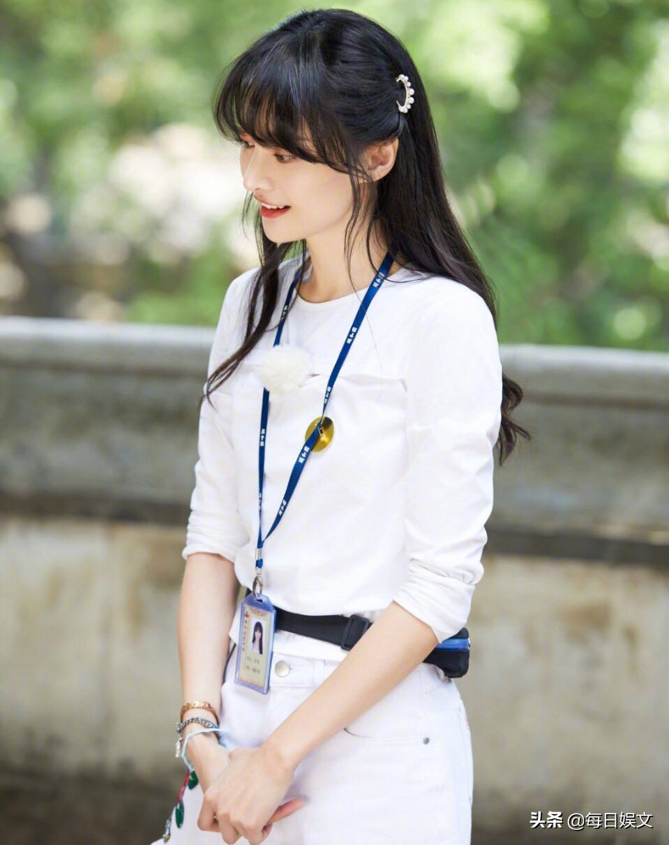 “流量小花”郑爽为杭州失踪女子发声上热搜被