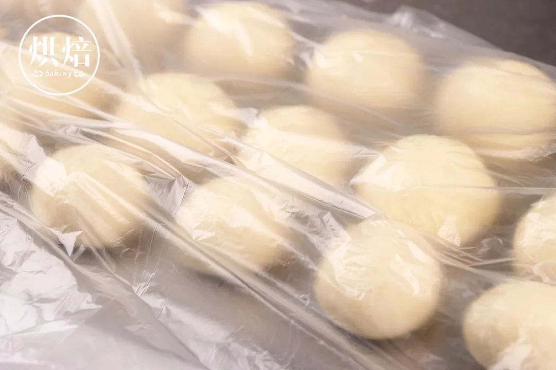 土豆加入面包 快速揉出手套膜 面包放三天都不老化 神奇