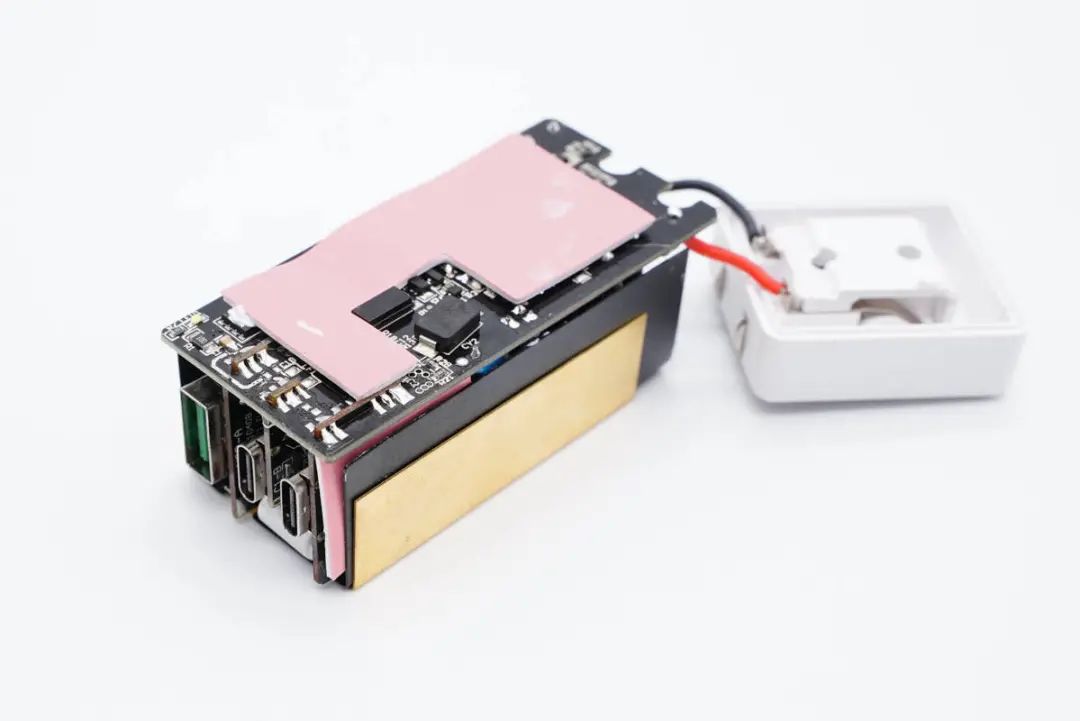 加油中国芯！拆解一款国产GaN器件的65W氮化镓快充