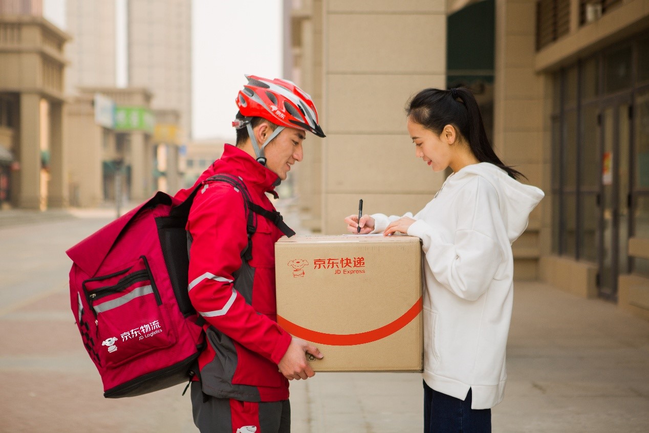 刘强东押对宝了！民航局宣布决定，马云取巧终付出了代价
