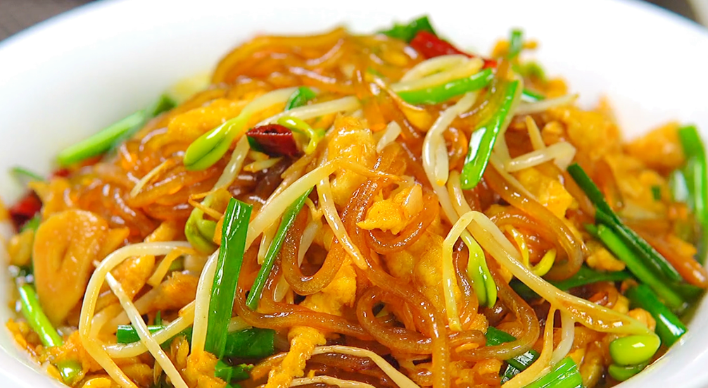 粉條一炒就成團，別只會焯水，教你簡單這樣做，根根分明，特下飯