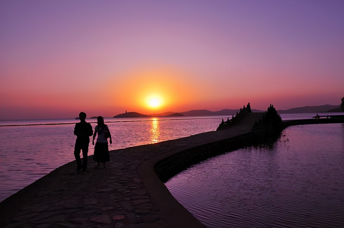 描写夕阳晚霞的唯美句子 发朋友圈夕阳唯美短句图片