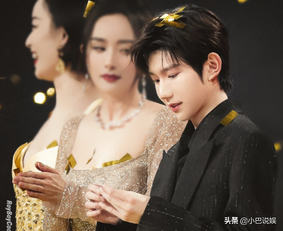 源杨|唐嫣倪妮王源杨幂杨紫同框氛围感太棒了！王源像名利场中的贵公子