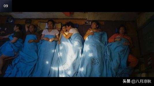 《7号房的礼物》：6岁的父亲能为上小学的女儿带