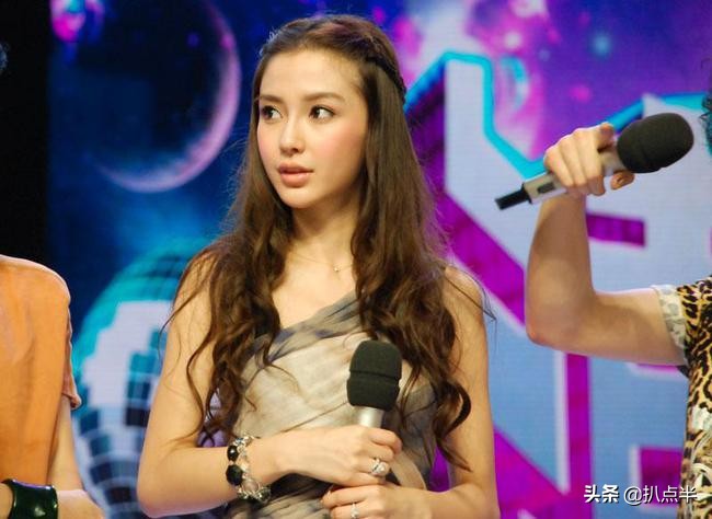 从“一夜爆火”到“资源掉没”，杨颖的十年巨变…