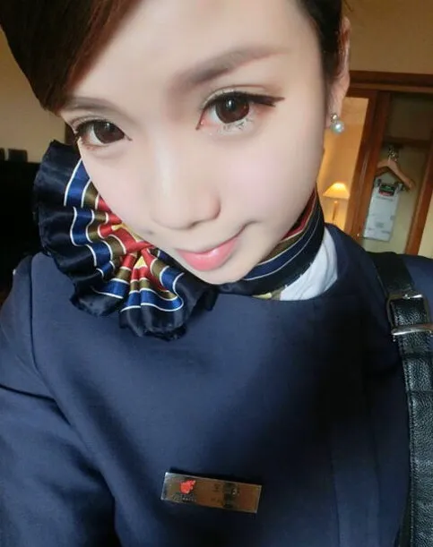 27岁郭艾伦才是人生赢家！身价过千万，空姐女友身材媲美卡戴珊