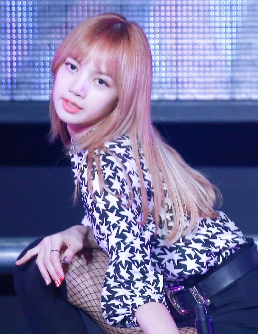 LISA生日被惡意中傷，看完為Jennie祝福：大哥不說二哥