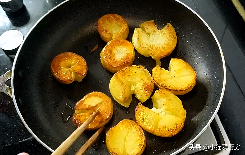 图片[11]-土豆换一个好吃的做法 方法简单易学 做出来好吃下饭很不错-起舞食谱网