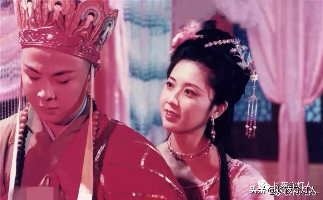 女儿国真相,竟是男人的地狱?风情万种的女王,真对唐僧动了心?