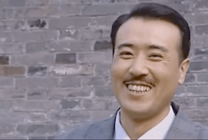 于和伟：50岁大红视帝，曾和小14岁女星传绯闻，结发妻子也是演员