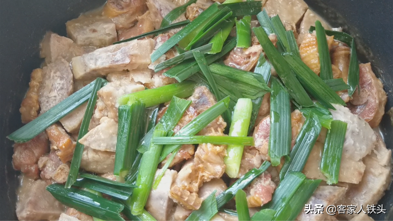 5个香芋做一锅，咸香松软实在好吃，做法配料都简单，味道很独特