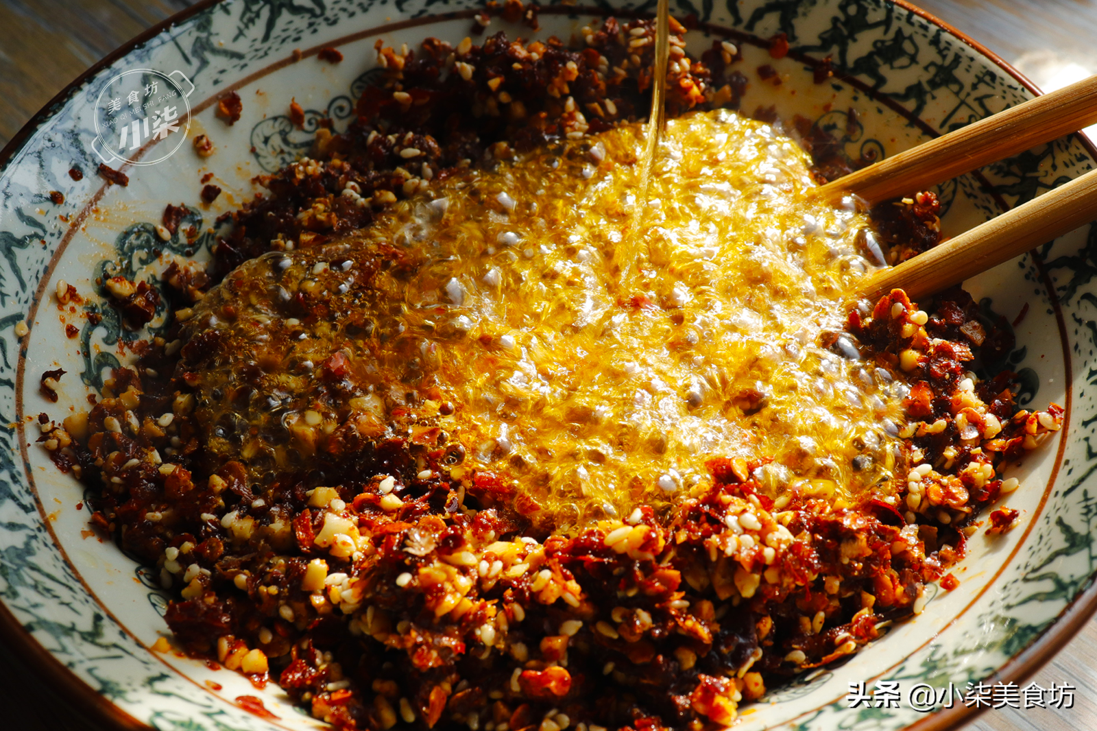 辣椒酱好吃有诀窍，多加这一步，辣椒油才香，为年夜饭做准备