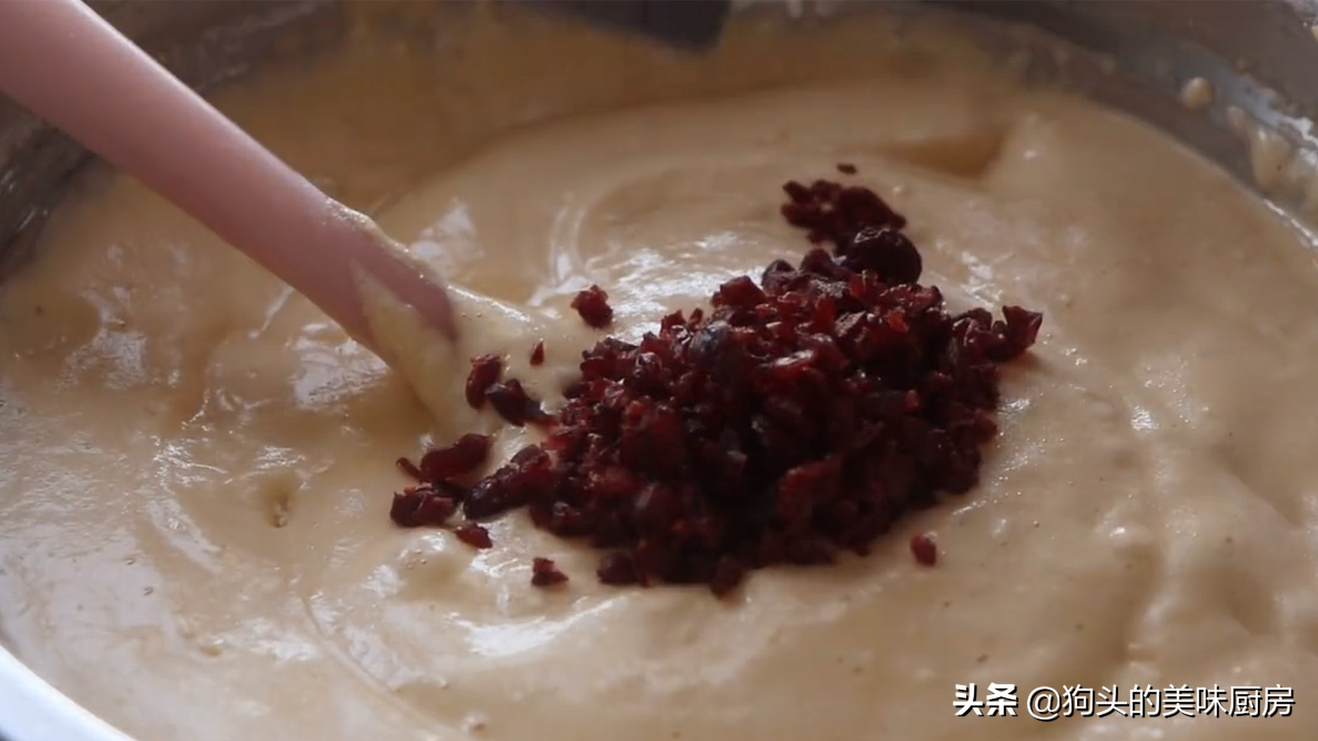 教你1碗麵粉4個雞蛋做蛋糕，不用烤箱不用電飯煲，新手一次成功