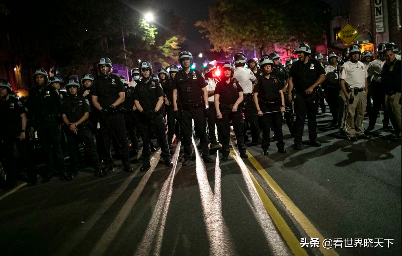 美国警察的\"好日子\"要结束了？