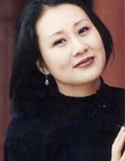 《渴望》剧组30年再聚首：她9次错过刘慧芳，才