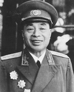 女红军与丈夫分别后，被敌人卖给地主，26年后才知前夫成开国上将