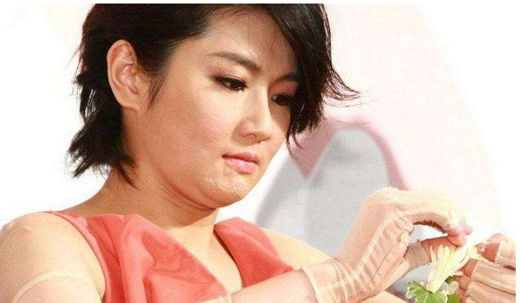 Selina坎坷的经历：29岁全身54%被烧伤，35岁离婚，38岁嗓子失声