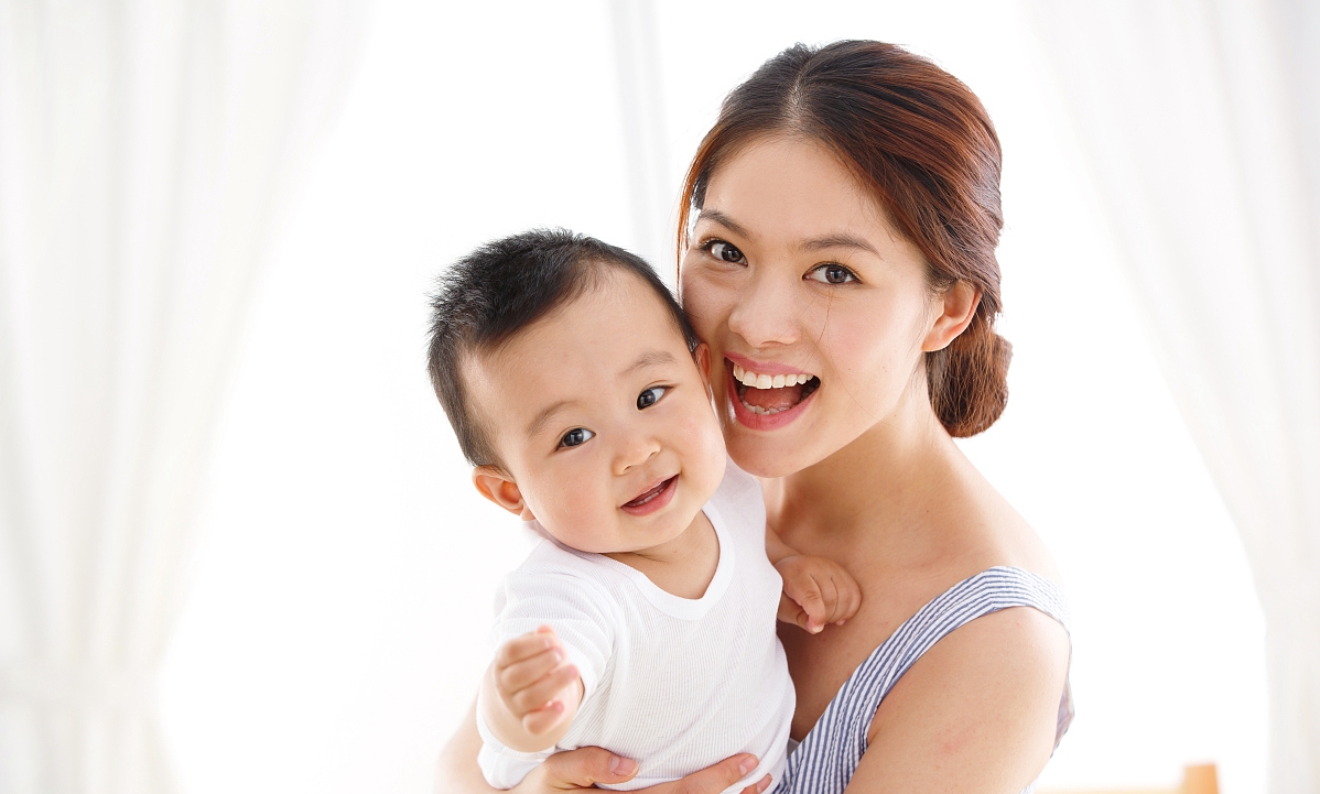 宝宝的5个举动看似粗暴，实则是对妈妈表达浓浓爱意，妈妈别误会