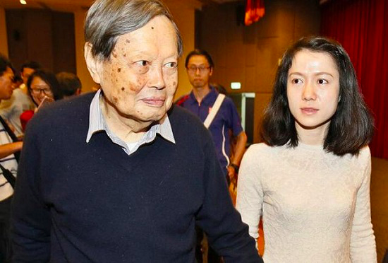 杨振宁原配杜聿明长女，看到照片，才明白因何