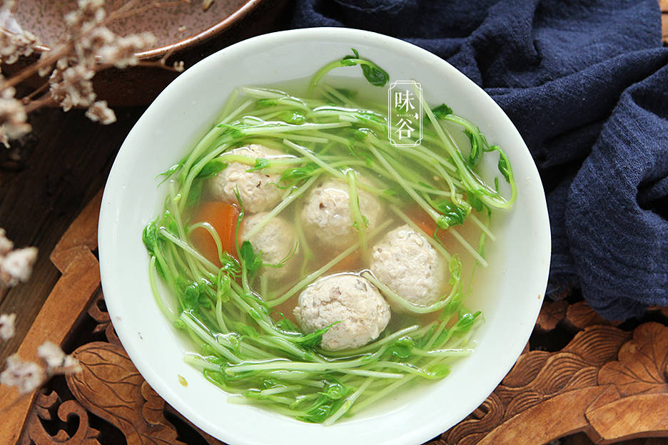 天越熱，這湯越要多喝，做法簡單，清香爽口不油膩，皮膚白嫩水靈