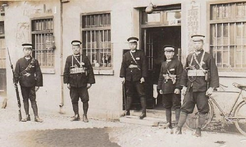 《沙家浜》胡传魁原型：于1950年在上海被捕，因