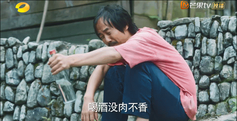 母亲是百亿票房女演员，儿子却从小鲜肉，变成农村“懒汉”