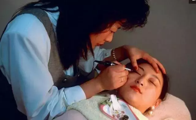请回答1993:那一年窦唯如日中天,家驹不幸离世…
