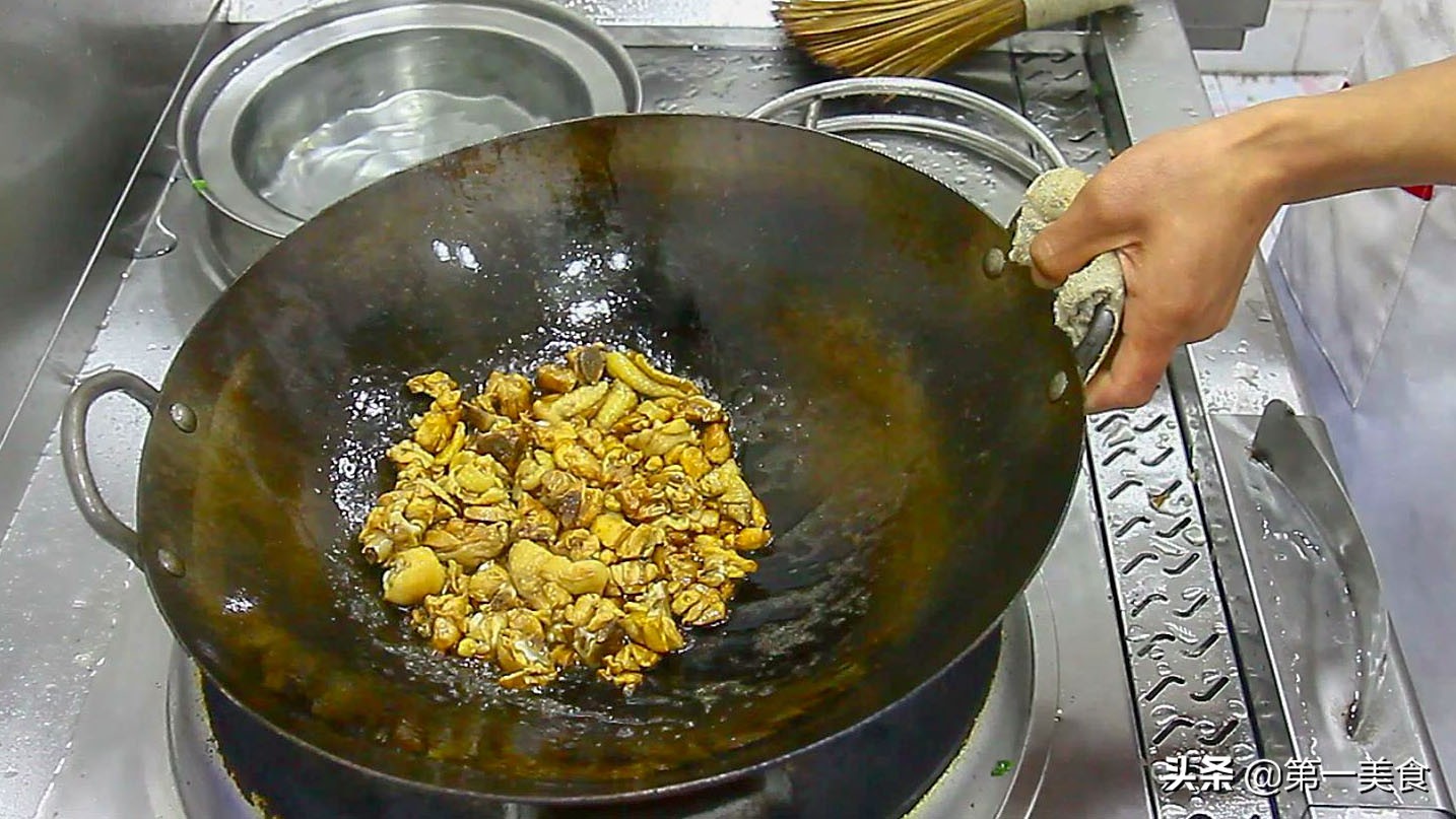 图片[7]-“风情山城麻椒鸡”的做法 比大盘鸡更入味 麻辣鲜香-起舞食谱网