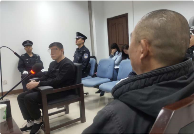 2018年亲兄弟反目成仇案：为抢遗产大打出手，弟弟用斧头砍哥哥