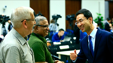 外交男神耿爽，面對美國造謠甩鍋，用最燦爛的笑容回懟最狠的話