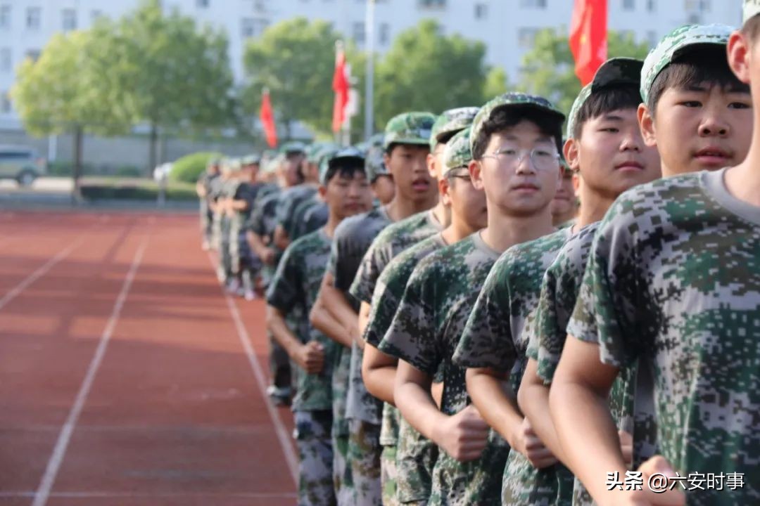 六安市新安中学隆重举行2021级新生军训闭幕仪式(图10)