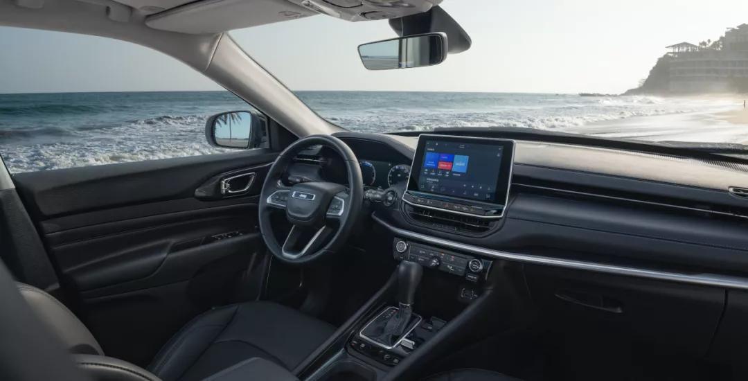 十多万就能买到四驱版？越野世家Jeep的新车你不来了解一下？