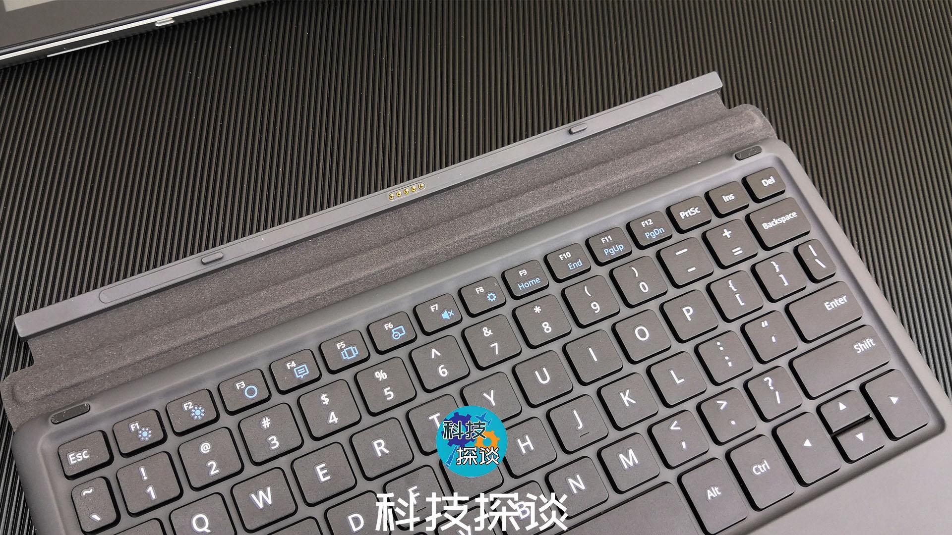 办公学习两不误，很适合学生的Win10二合一平板，酷比魔方iWork20