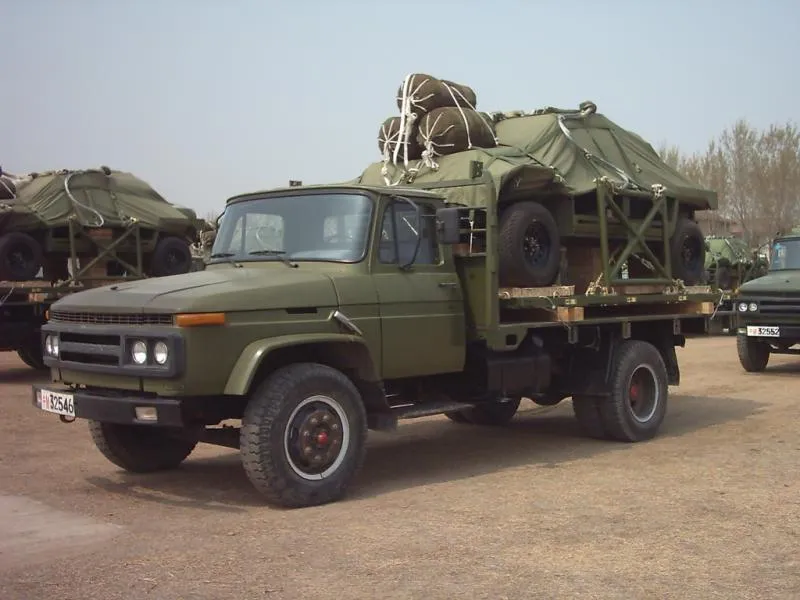 下一代空降战车前，让空降兵先坐到轮子上