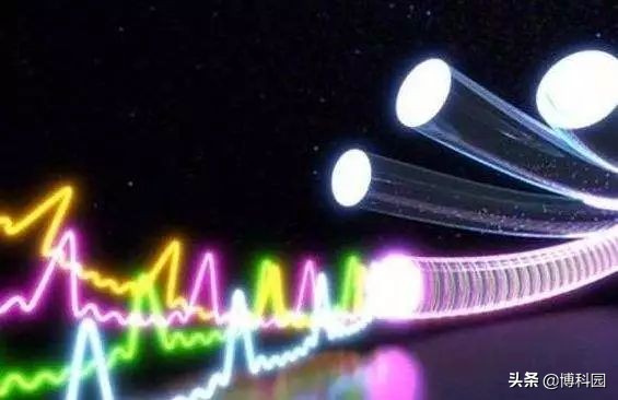 成功创造出：光的量子自旋波！将能成为纳米技术的信息载体