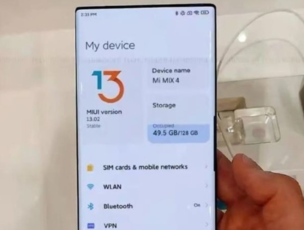 小米MIUI 13系统的UI界面曝光！小部件设计果然成为了新潮流